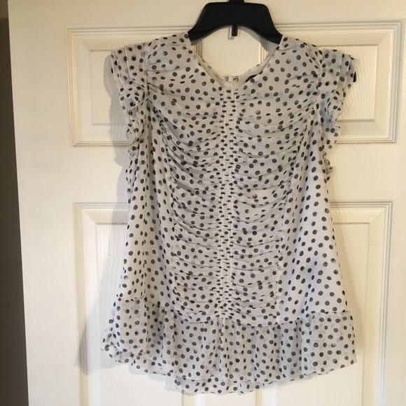 Pretty and Feminine Ruched Sleeveless Ruffled Top! - Picture 1 of 5